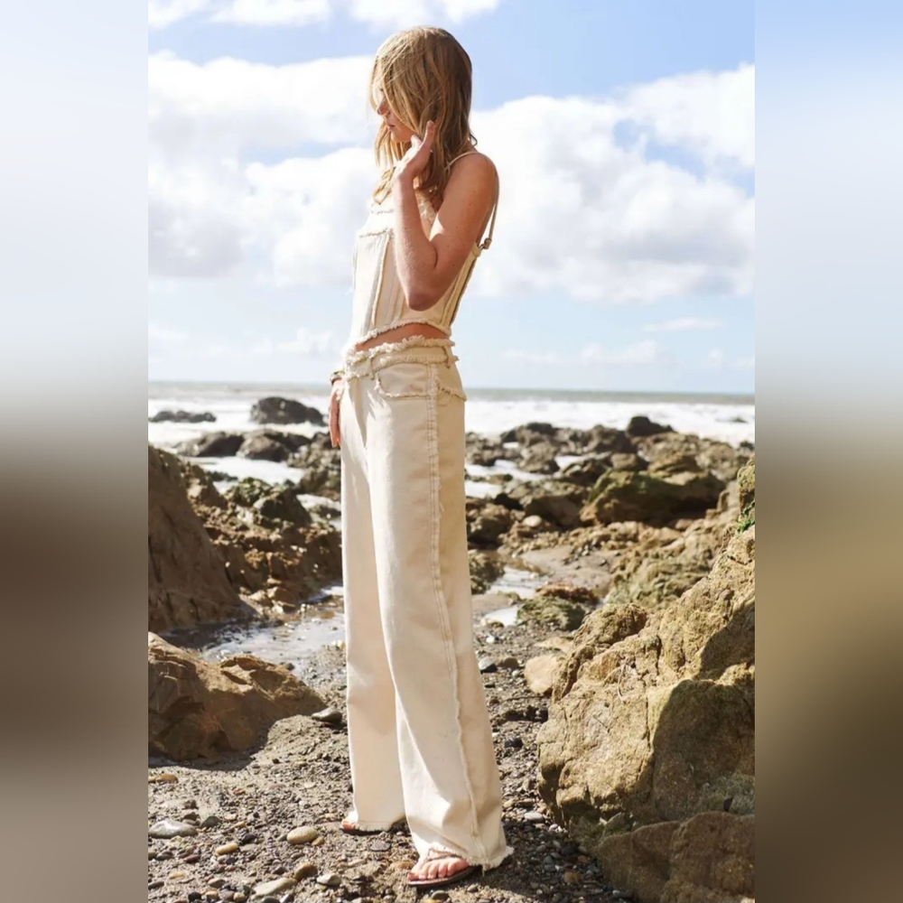 New - Mello Brand - Cream Washed Denim Jeans with Fabulous Frayed Details - Picture 2 of 3